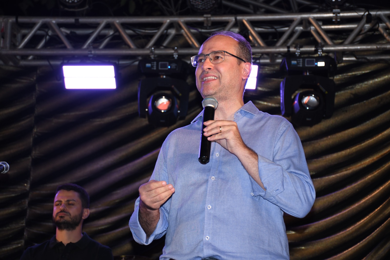 Márcio Luís da Silva, presidente da Facieg, destacou a importância do Sebrae no apoio aos eventos realizados pelas associações comerciais de todo o Estado, em especial, para a entidade de Niquelândia [Foto: Elaine Alves – Especial para o Excelência Notícias]